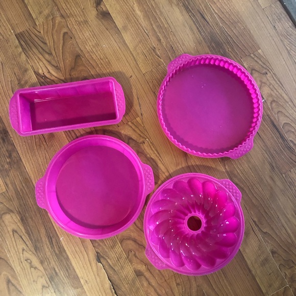Roshco Creat/Bake 3D +Silicone Bakeware lot of (6) @ egg cookers - Picture 4 of 6